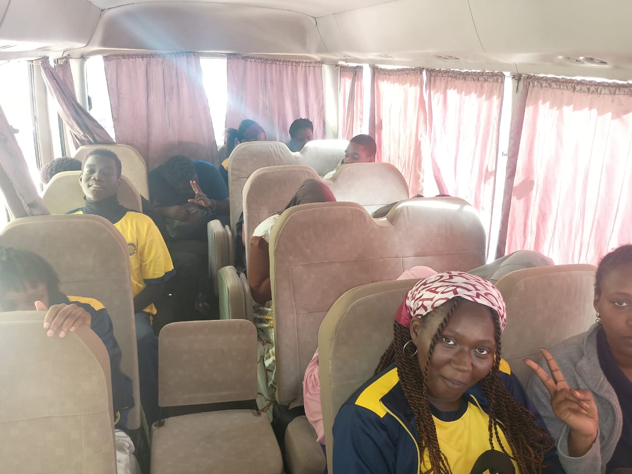 Élèves dans le bus lors d'une sortie pédagogique