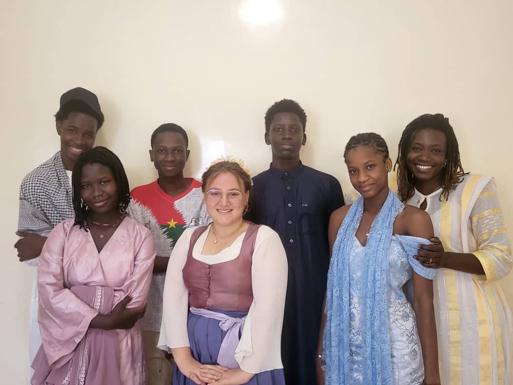 Groupe d'élèves avant le spectacle